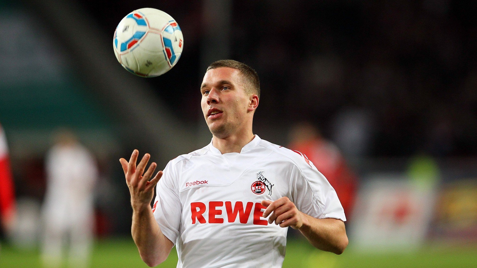 开云体育备用-法甲VAR语义情境识别功能用于辅助误判自检与预警机制